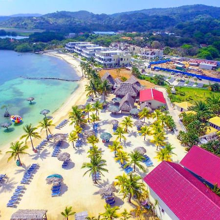 Las Palmas Beach Hotel Dixon Cove Dış mekan fotoğraf