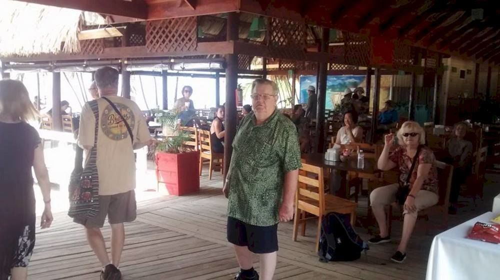 Las Palmas Beach Hotel Dixon Cove Dış mekan fotoğraf